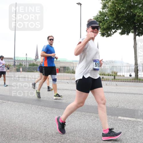 29.06.2025 - hella hamburg halbmarathon Lena Gebhardt http://msf.ph/oto/8274489 29.06.2025 10:54:34 Lombardsbrücke 8803, 515, 1198, 1762, 1779, 1822, 1949, 2084, 2244, 2532, 2566, 2586, 2600, 2632, 2761, 3187, 3188, 3364, 3761, 3795, 3857, 4323, 4685, 4720, 4971, 5157, 5185, 5216, 5309, 5500, 5514, 5804, 5817, 5882, 5933, 5993, 6023, 6279, 6468, 6982, 6987, 6988, 7498, 7670, 7874, 7946, 7986, 8012, 8186, 8801, 8803, 8867, 9130, 9203, 9521, 10207, 10331, 10471, 11033, 11226, 11287, 11354, 11567, 11569, 11785, 12240, 12268, 12270, 12930, 13272, 13283, 13944, 13945 meine-sportfotos.de
