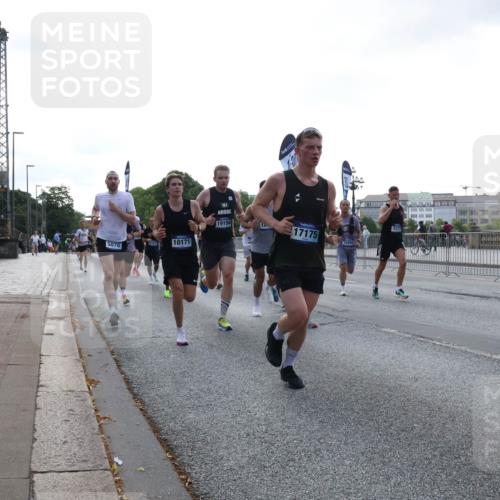 29.06.2025 - hella hamburg halbmarathon Lena Gebhardt http://msf.ph/oto/8274571 29.06.2025 09:45:15 Lombardsbrücke 5070, 10171, 161, 19194, 17175, 19203, 57, 1758, 1827, 1990, 2746, 3043, 3201, 4050, 4698, 4749, 5070, 5269, 5328, 5367, 5746, 5826, 6358, 6619, 6781, 7272, 7389, 7481, 7651, 7723, 8209, 8473, 8731, 8883, 9137, 9381, 9571, 9634, 10156, 10171, 10486, 10848, 11169, 11413, 11857, 12049, 12234, 12287, 12595, 12900, 12988, 13838, 13956, 14028, 14140, 14164, 14289, 15672, 15883, 16157, 16377, 16508, 16713, 16736, 16818, 17428 meine-sportfotos.de