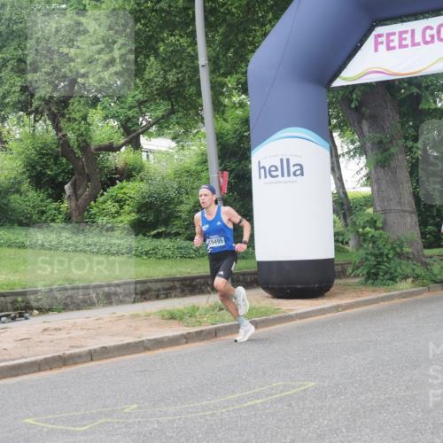 29.06.2025 - hella hamburg halbmarathon KatJ http://msf.ph/oto/8274636 29.06.2025 10:09:39 Zwischen KM18-KM19  meine-sportfotos.de