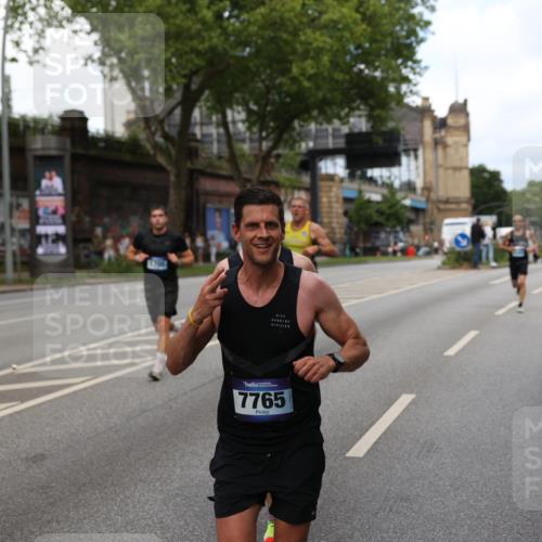 29.06.2025 - hella hamburg halbmarathon Yannick Fuchs http://msf.ph/oto/8274660 29.06.2025 10:37:12 20KM 1353, 1675, 1700, 1735, 2233, 4235, 5011, 5124, 5436, 7035, 7448, 7734, 7765, 7865, 9364, 9371, 9534, 9833, 10216, 10469, 11907, 12839, 13446, 14226, 14447, 14560, 14813, 15095, 15175, 15255, 15297, 15301, 15328, 15535, 16295, 16333, 16660, 16677, 17000, 17177, 17733, 17864, 17911, 18004, 18275, 18304, 18559, 18632, 18659, 18680, 18920 meine-sportfotos.de