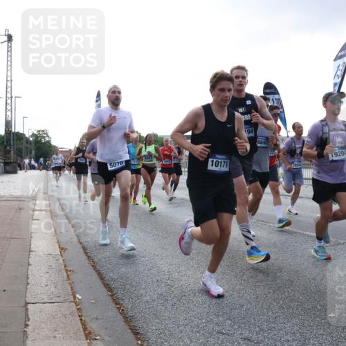 29.06.2025 - hella hamburg halbmarathon Lena Gebhardt http://msf.ph/oto/8274720 29.06.2025 09:45:16 Lombardsbrücke 3043, 8883, 5070, 11413, 4050, 10171, 161, 194, 8692, 37, 7272, 19204, 19203, 57, 1758, 1827, 1990, 2746, 3043, 3201, 4050, 4129, 4698, 4749, 5070, 5269, 5328, 5367, 5746, 5826, 6358, 6619, 6781, 7272, 7389, 7481, 7651, 7723, 8209, 8473, 8731, 8883, 9137, 9381, 9571, 9634, 10156, 10171, 10486, 10848, 11169, 11413, 11857, 12049, 12234, 12287, 12595, 12900, 12988, 13838, 13956, 14028, 14140, 14164, 14289, 15672, 15883, 16157, 16377, 16508, 16713, 16736, 16818, 17428 meine-sportfotos.de