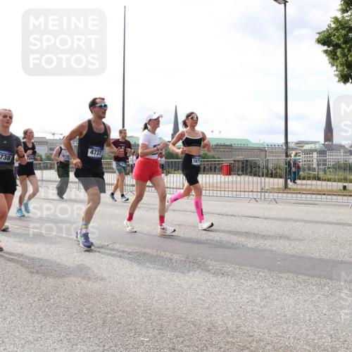 29.06.2025 - hella hamburg halbmarathon Lena Gebhardt http://msf.ph/oto/8274780 29.06.2025 10:20:13 Lombardsbrücke 774, 8738, 15948, 4737, 1046, 1069, 1110, 1115, 1154, 1474, 2064, 2405, 2478, 2918, 3278, 3434, 3842, 4154, 4166, 4539, 4585, 4614, 4737, 4739, 5397, 5556, 5659, 5811, 5812, 5831, 5937, 6872, 6874, 6951, 7018, 7101, 7131, 7137, 7248, 7519, 7739, 7744, 7808, 7917, 8025, 8146, 8387, 8427, 8462, 8588, 8738, 9136, 9196, 9722, 9735, 9873, 10041, 10349, 10414, 10550, 10594, 10595, 10613, 10622, 10647, 10701, 10754, 11028, 11036, 11603, 11835 meine-sportfotos.de