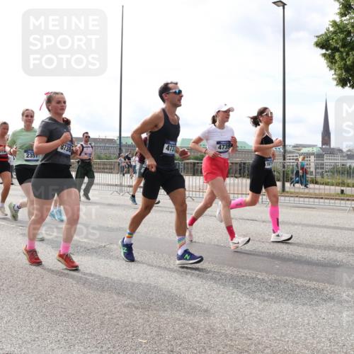 29.06.2025 - hella hamburg halbmarathon Lena Gebhardt http://msf.ph/oto/8274854 29.06.2025 10:20:13 Lombardsbrücke 7744, 555, 8738, 2357, 4731, 4739, 167, 1046, 1069, 1110, 1115, 1154, 1474, 2064, 2405, 2478, 2918, 3278, 3434, 3842, 4154, 4166, 4539, 4585, 4614, 4737, 4739, 5397, 5556, 5659, 5811, 5812, 5831, 5937, 6872, 6874, 6951, 7018, 7101, 7131, 7137, 7248, 7519, 7739, 7744, 7808, 7917, 8025, 8146, 8387, 8427, 8462, 8588, 8738, 9136, 9196, 9722, 9735, 9873, 10041, 10349, 10414, 10550, 10594, 10595, 10613, 10622, 10647, 10701, 10754, 11028, 11036, 11603, 11835 meine-sportfotos.de