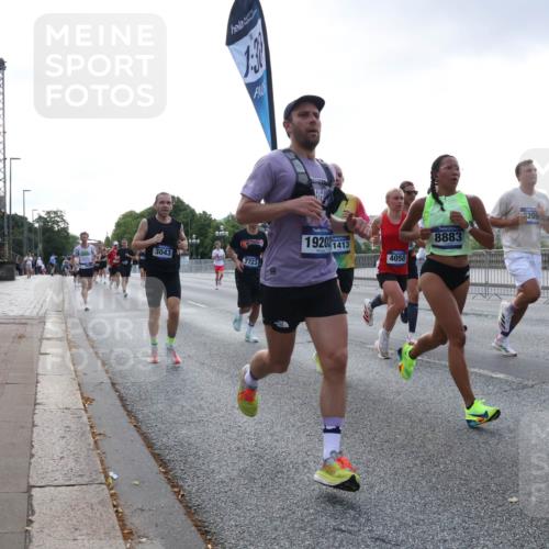 29.06.2025 - hella hamburg halbmarathon Lena Gebhardt http://msf.ph/oto/8274911 29.06.2025 09:45:17 Lombardsbrücke 3043, 7723, 192021413, 4050, 8883, 2209, 574, 57, 1758, 1827, 1990, 2746, 3043, 3201, 4050, 4129, 4698, 4749, 5070, 5269, 5328, 5367, 5746, 5826, 6358, 6619, 6781, 7272, 7389, 7481, 7651, 7723, 8209, 8473, 8731, 8883, 9137, 9381, 9571, 9634, 10156, 10171, 10486, 10848, 11169, 11413, 11857, 12049, 12234, 12287, 12595, 12900, 12988, 13838, 13956, 14028, 14140, 14164, 14289, 15672, 15883, 16157, 16377, 16508, 16713, 16736, 16818, 17428 meine-sportfotos.de