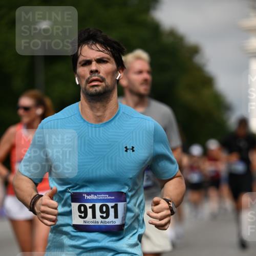 29.06.2025 - hella hamburg halbmarathon Dr. Thomas Lammeyer http://msf.ph/oto/8274918 29.06.2025 10:15:31 Kennedybrücke 1166, 1531, 1866, 1992, 2661, 4227, 5254, 5379, 5990, 5991, 7571, 8368, 9169, 9191, 10042, 10372, 10428, 11321 meine-sportfotos.de