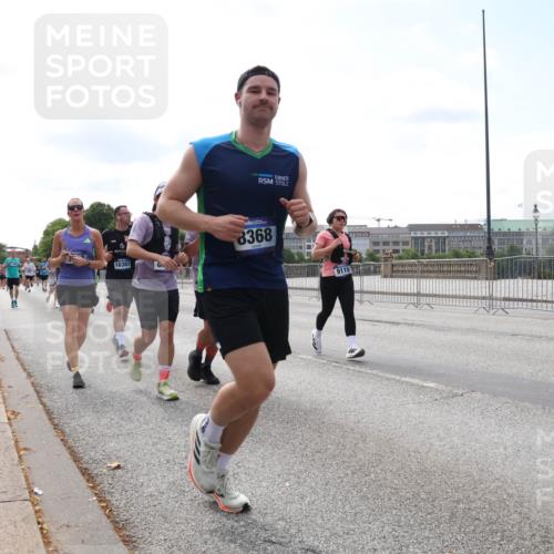 29.06.2025 - hella hamburg halbmarathon Lena Gebhardt http://msf.ph/oto/8274924 29.06.2025 10:11:29 Lombardsbrücke 1328, 1531, 1723, 1866, 1992, 2868, 3363, 3837, 4227, 4287, 5254, 5605, 5653, 7271, 7571, 8115, 8171, 8206, 8207, 8368, 8561, 8807, 8810, 9119, 9428, 10196, 10372, 10428, 11149, 11321, 11755, 12286, 12571, 12836, 13177, 13203, 13603, 13939, 14008, 14022, 14149, 15009, 15252, 15797, 15908, 15945, 16383, 17080, 17142, 17500, 17787, 17866, 18278, 18382, 19172, 19241 meine-sportfotos.de