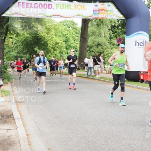29.06.2025 - hella hamburg halbmarathon MichiJ http://msf.ph/oto/8274955 29.06.2025 10:56:41 Zwischen KM18-KM19 1745, 1766, 1830, 1850, 2359, 5191, 6664, 6871, 10297, 11525, 12457, 13237, 15772, 18343 meine-sportfotos.de
