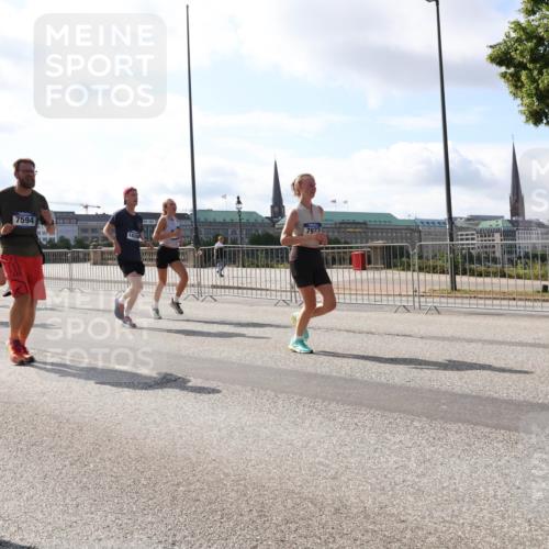 29.06.2025 - hella hamburg halbmarathon Lena Gebhardt http://msf.ph/oto/8275019 29.06.2025 09:57:46 Lombardsbrücke 134, 16326, 7594, 7973, 1030, 1086, 1094, 1193, 1258, 1320, 1321, 1335, 1422, 1563, 1870, 2119, 2252, 2397, 2444, 2448, 2488, 2612, 2855, 2946, 3048, 3058, 3091, 3096, 3103, 3114, 3251, 3698, 3999, 4261, 4299, 4379, 4558, 4986, 5018, 5024, 5032, 5305, 5633, 5672, 5775, 5820, 5907, 6125, 6355, 6356, 6374, 6569, 6580, 6585, 6628, 6720, 6762, 6776, 6795, 6942, 7065, 7134, 7221, 7397, 7478, 7594, 7646, 7742, 7930, 7932, 7952, 7973, 7976, 10191 meine-sportfotos.de