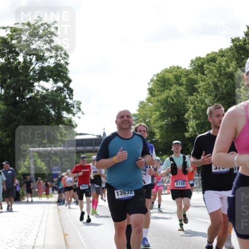 29.06.2025 - hella hamburg halbmarathon Jannik Wohlers http://msf.ph/oto/8275052 29.06.2025 10:02:04 Lombardsbrücke 1128, 1254, 1702, 1733, 2142, 2322, 2685, 2712, 3780, 3976, 4066, 5763, 6295, 6708, 6860, 7049, 7323, 7869, 8003, 8662, 8749, 9020, 9021, 9131, 9554, 9986, 10866, 11191, 11670, 11702, 11782, 11871, 12978, 13488, 13491, 13868, 13932, 14574, 14838, 15008, 15291, 16067, 16634, 17077, 17533, 17836, 17931, 17939, 18128, 18240, 18624, 19117, 19146, 19165, 19176 meine-sportfotos.de