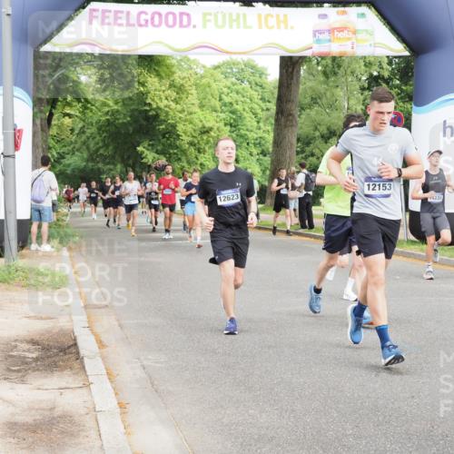 29.06.2025 - hella hamburg halbmarathon MichiJ http://msf.ph/oto/8275064 29.06.2025 10:31:34 Zwischen KM18-KM19 1735, 2415, 4318, 4425, 5477, 9114, 10099, 10493, 12153, 12623, 13897, 14226, 15706, 15851, 16338, 19229 meine-sportfotos.de