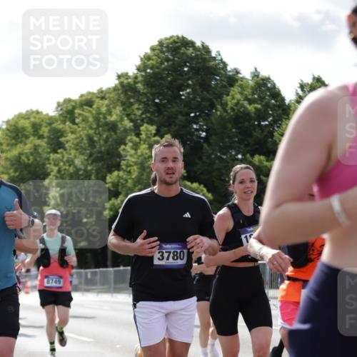 29.06.2025 - hella hamburg halbmarathon Jannik Wohlers http://msf.ph/oto/8275073 29.06.2025 10:02:04 Lombardsbrücke 1128, 1254, 1702, 1733, 2142, 2322, 2685, 2712, 3780, 3976, 4066, 5763, 6295, 6708, 6860, 7049, 7323, 7869, 8003, 8662, 8749, 9020, 9021, 9131, 9554, 9986, 10866, 11191, 11670, 11702, 11782, 11871, 12978, 13488, 13491, 13868, 13932, 14574, 14838, 15008, 15291, 16067, 16634, 17077, 17533, 17836, 17931, 17939, 18128, 18240, 18624, 19117, 19146, 19165, 19176 meine-sportfotos.de