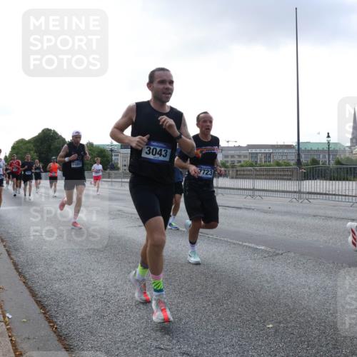 29.06.2025 - hella hamburg halbmarathon Lena Gebhardt http://msf.ph/oto/8275141 29.06.2025 09:45:18 Lombardsbrücke 11857, 3043, 7723, 57, 1758, 1827, 1990, 2689, 2746, 3043, 3201, 4050, 4129, 4698, 4749, 5070, 5269, 5328, 5367, 5746, 5826, 6358, 6619, 6781, 7272, 7389, 7481, 7651, 7723, 8209, 8731, 8883, 9137, 9381, 9571, 9634, 10017, 10156, 10171, 10486, 10848, 11169, 11413, 11857, 12049, 12234, 12287, 12595, 12691, 12900, 12988, 13838, 13956, 14028, 14140, 14164, 14289, 15672, 15883, 16157, 16377, 16508, 16713, 16818, 17428 meine-sportfotos.de