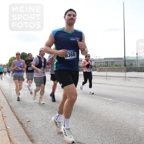 29.06.2025 - hella hamburg halbmarathon Lena Gebhardt http://msf.ph/oto/8275173 29.06.2025 10:11:29 Lombardsbrücke 1328, 1531, 1723, 1866, 1992, 2868, 3363, 3837, 4227, 4287, 5254, 5605, 5653, 7271, 7571, 8115, 8171, 8206, 8207, 8368, 8561, 8807, 8810, 9119, 9428, 10196, 10372, 10428, 11149, 11321, 11755, 12286, 12571, 12836, 13177, 13203, 13603, 13939, 14008, 14022, 14149, 15009, 15252, 15797, 15908, 15945, 16383, 17080, 17142, 17500, 17787, 17866, 18278, 18382, 19172, 19241 meine-sportfotos.de