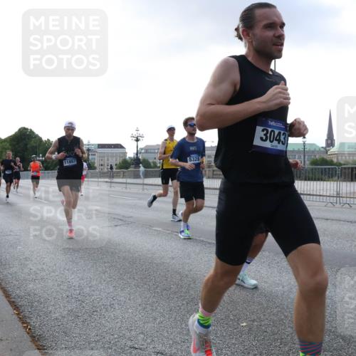 29.06.2025 - hella hamburg halbmarathon Lena Gebhardt http://msf.ph/oto/8275176 29.06.2025 09:45:18 Lombardsbrücke 11857, 5328, 3043, 57, 1758, 1827, 1990, 2689, 2746, 3043, 3201, 4050, 4129, 4698, 4749, 5070, 5269, 5328, 5367, 5746, 5826, 6358, 6619, 6781, 7272, 7389, 7481, 7651, 7723, 8209, 8731, 8883, 9137, 9381, 9571, 9634, 10017, 10156, 10171, 10486, 10848, 11169, 11413, 11857, 12049, 12234, 12287, 12595, 12691, 12900, 12988, 13838, 13956, 14028, 14140, 14164, 14289, 15672, 15883, 16157, 16377, 16508, 16713, 16818, 17428 meine-sportfotos.de
