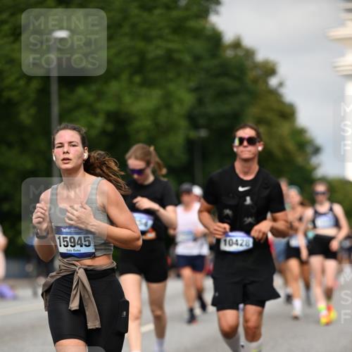 29.06.2025 - hella hamburg halbmarathon Dr. Thomas Lammeyer http://msf.ph/oto/8275246 29.06.2025 10:15:34 Kennedybrücke 1166, 1866, 1992, 2661, 4227, 5254, 5379, 5990, 5991, 7571, 8368, 9169, 9191, 10042, 10372, 10428, 11321 meine-sportfotos.de