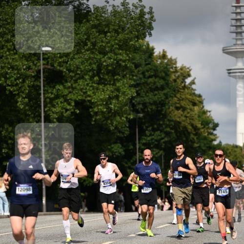 29.06.2025 - hella hamburg halbmarathon Dr. Thomas Lammeyer http://msf.ph/oto/8275332 29.06.2025 09:52:53 Kennedybrücke 1603, 2044, 2707, 2745, 2750, 2797, 2849, 2980, 3014, 3116, 3136, 4148, 4766, 5050, 5124, 5648, 6149, 6771, 7035, 7109, 7229, 8358, 8465, 9686, 9914, 10369, 11177 meine-sportfotos.de