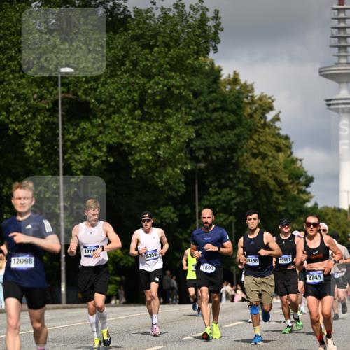 29.06.2025 - hella hamburg halbmarathon Dr. Thomas Lammeyer http://msf.ph/oto/8275350 29.06.2025 09:52:53 Kennedybrücke 1603, 2044, 2707, 2745, 2750, 2797, 2849, 2980, 3014, 3116, 3136, 4148, 4766, 5050, 5124, 5648, 6149, 6771, 7035, 7109, 7229, 8358, 8465, 9686, 9914, 10369, 11177 meine-sportfotos.de