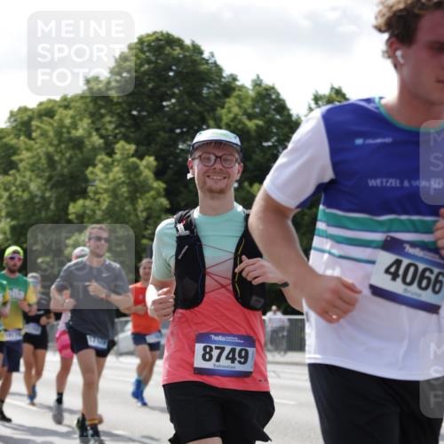 29.06.2025 - hella hamburg halbmarathon Jannik Wohlers http://msf.ph/oto/8275377 29.06.2025 10:02:07 Lombardsbrücke 1128, 1254, 1702, 1733, 2685, 2712, 2819, 3225, 3780, 3976, 4066, 6708, 6860, 7049, 7323, 7869, 7888, 8003, 8364, 8662, 8749, 9131, 9554, 9986, 10295, 10539, 10866, 11191, 11515, 11670, 11702, 11782, 12978, 13488, 13491, 13868, 13932, 14732, 14838, 15008, 15291, 15394, 15993, 16067, 17077, 17533, 17836, 17931, 17939, 18128, 18240, 18624, 19117, 19146, 19165, 19173, 19176 meine-sportfotos.de