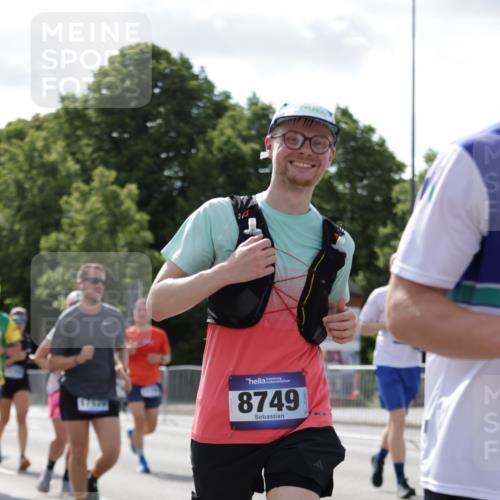 29.06.2025 - hella hamburg halbmarathon Jannik Wohlers http://msf.ph/oto/8275399 29.06.2025 10:02:07 Lombardsbrücke 1128, 1254, 1702, 1733, 2685, 2712, 2819, 3225, 3780, 3976, 4066, 6708, 6860, 7049, 7323, 7869, 7888, 8003, 8364, 8662, 8749, 9131, 9554, 9986, 10295, 10539, 10866, 11191, 11515, 11670, 11702, 11782, 12978, 13488, 13491, 13868, 13932, 14732, 14838, 15008, 15291, 15394, 15993, 16067, 17077, 17533, 17836, 17931, 17939, 18128, 18240, 18624, 19117, 19146, 19165, 19173, 19176 meine-sportfotos.de
