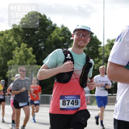 29.06.2025 - hella hamburg halbmarathon Jannik Wohlers http://msf.ph/oto/8275407 29.06.2025 10:02:07 Lombardsbrücke 1128, 1254, 1702, 1733, 2685, 2712, 2819, 3225, 3780, 3976, 4066, 6708, 6860, 7049, 7323, 7869, 7888, 8003, 8364, 8662, 8749, 9131, 9554, 9986, 10295, 10539, 10866, 11191, 11515, 11670, 11702, 11782, 12978, 13488, 13491, 13868, 13932, 14732, 14838, 15008, 15291, 15394, 15993, 16067, 17077, 17533, 17836, 17931, 17939, 18128, 18240, 18624, 19117, 19146, 19165, 19173, 19176 meine-sportfotos.de