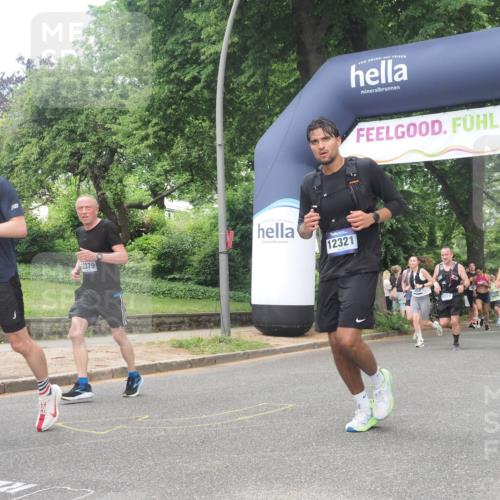 29.06.2025 - hella hamburg halbmarathon KatJ http://msf.ph/oto/8275412 29.06.2025 10:40:13 Zwischen KM18-KM19 1258, 2208, 3715, 3952, 4029, 4065, 5378, 5638, 6481, 7896, 8273, 8651 meine-sportfotos.de
