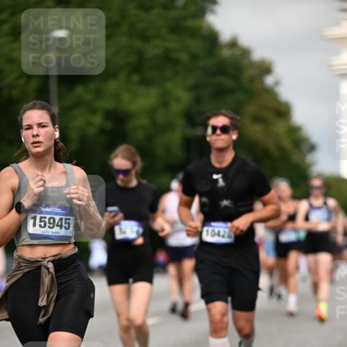 29.06.2025 - hella hamburg halbmarathon Dr. Thomas Lammeyer http://msf.ph/oto/8275415 29.06.2025 10:15:34 Kennedybrücke 1166, 1866, 1992, 2661, 4227, 5254, 5379, 5990, 5991, 7571, 8368, 9169, 9191, 10042, 10372, 10428, 11321 meine-sportfotos.de