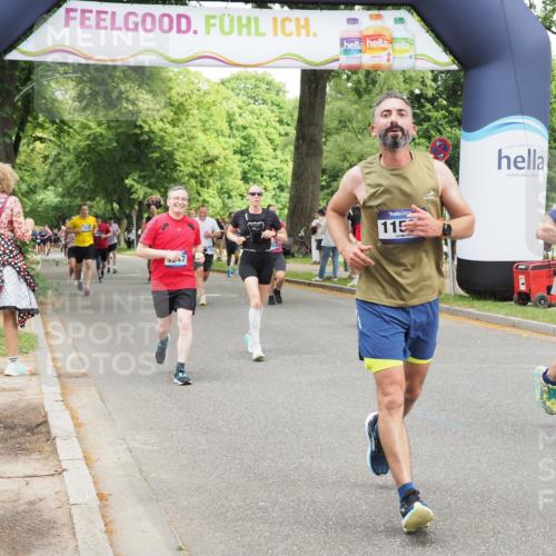 29.06.2025 - hella hamburg halbmarathon MichiJ http://msf.ph/oto/8275419 29.06.2025 10:56:47 Zwischen KM18-KM19 1347, 6871, 11595, 12658, 13237, 13818, 15037, 15038, 15772 meine-sportfotos.de