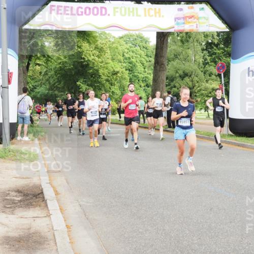 29.06.2025 - hella hamburg halbmarathon MichiJ http://msf.ph/oto/8275430 29.06.2025 10:31:37 Zwischen KM18-KM19 1735, 4318, 4425, 10493, 12153, 12554, 12623, 14226, 15706, 15851, 16338, 17391, 18689 meine-sportfotos.de