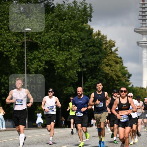 29.06.2025 - hella hamburg halbmarathon Dr. Thomas Lammeyer http://msf.ph/oto/8275450 29.06.2025 09:52:54 Kennedybrücke 1603, 2044, 2707, 2745, 2750, 2797, 2849, 2980, 3014, 3116, 3136, 4148, 4766, 5050, 5124, 5648, 6149, 6771, 7035, 7109, 7229, 8358, 8465, 9686, 9914, 10369, 11177 meine-sportfotos.de