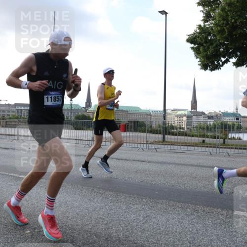 29.06.2025 - hella hamburg halbmarathon Lena Gebhardt http://msf.ph/oto/8275484 29.06.2025 09:45:20 Lombardsbrücke 11857, 199, 532, 57, 1758, 1827, 1990, 2689, 2746, 3043, 3201, 4050, 4129, 4698, 4749, 5070, 5269, 5328, 5367, 5746, 5826, 6358, 6619, 6781, 7272, 7389, 7481, 7651, 7723, 8209, 8883, 9137, 9381, 9571, 9634, 10017, 10156, 10171, 10486, 10848, 11169, 11413, 11857, 12049, 12234, 12287, 12595, 12691, 12900, 12988, 13838, 13956, 14028, 14140, 14164, 14289, 15672, 15883, 16157, 16377, 16508, 16713, 16818, 17428 meine-sportfotos.de