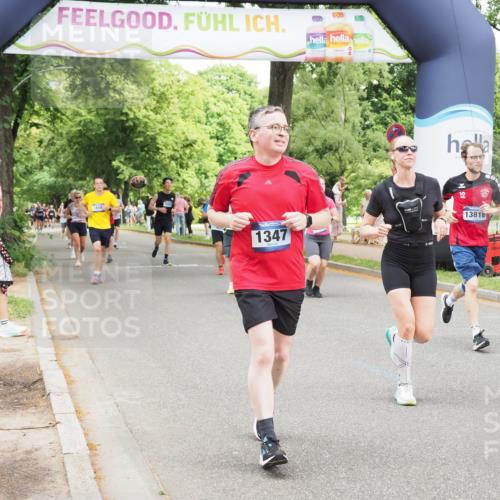 29.06.2025 - hella hamburg halbmarathon MichiJ http://msf.ph/oto/8275542 29.06.2025 10:56:48 Zwischen KM18-KM19 1347, 11542, 11595, 12658, 13237, 13818, 15037, 15038, 15772 meine-sportfotos.de