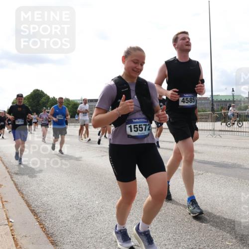 29.06.2025 - hella hamburg halbmarathon Lena Gebhardt http://msf.ph/oto/8275620 29.06.2025 10:20:16 Lombardsbrücke 16991, 18114, 15572, 4585, 1011, 1046, 1069, 1110, 1115, 1154, 1471, 1474, 2064, 2478, 2918, 3278, 3434, 3733, 3842, 4154, 4166, 4539, 4585, 4614, 4737, 4739, 5181, 5397, 5556, 5659, 5811, 5812, 5831, 5937, 6872, 6874, 6951, 7018, 7101, 7131, 7137, 7519, 7739, 7744, 7808, 7917, 8025, 8387, 8462, 8588, 8738, 9136, 9196, 9722, 9735, 9873, 10041, 10414, 10550, 10595, 10613, 10622, 10647, 10701, 10754, 11028, 11036, 11603, 11835 meine-sportfotos.de