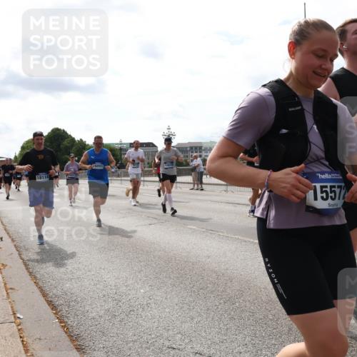 29.06.2025 - hella hamburg halbmarathon Lena Gebhardt http://msf.ph/oto/8275675 29.06.2025 10:20:17 Lombardsbrücke 16991, 18114, 15619, 1557, 4585, 1011, 1046, 1069, 1110, 1115, 1154, 1471, 1474, 2064, 2478, 3278, 3434, 3733, 3842, 4154, 4166, 4422, 4539, 4585, 4614, 4737, 4739, 5181, 5397, 5556, 5659, 5811, 5812, 5831, 5937, 6872, 6874, 6951, 7018, 7101, 7131, 7137, 7519, 7739, 7744, 7808, 8025, 8387, 8462, 8588, 8738, 9136, 9196, 9722, 9735, 9873, 10041, 10414, 10550, 10595, 10613, 10622, 10647, 10701, 10754, 11028, 11036, 11603, 11835 meine-sportfotos.de
