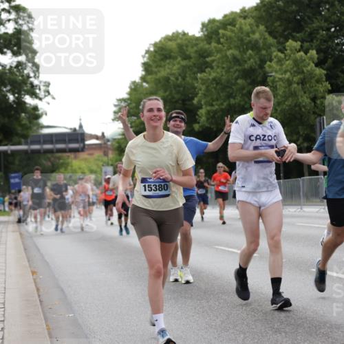 29.06.2025 - hella hamburg halbmarathon Jannik Wohlers http://msf.ph/oto/8275690 29.06.2025 10:34:24 Lombardsbrücke 1025, 2355, 3130, 3420, 4884, 5453, 6310, 6335, 6379, 6843, 7020, 7299, 7386, 7733, 8369, 8793, 9122, 9164, 9248, 9448, 9514, 10335, 10464, 10606, 10674, 11122, 11245, 11646, 12019, 12164, 12236, 12382, 12764, 13311, 13416, 13471, 13473, 14273, 14527, 15310, 15380, 15477, 15984, 16311, 16471, 17412, 18892 meine-sportfotos.de