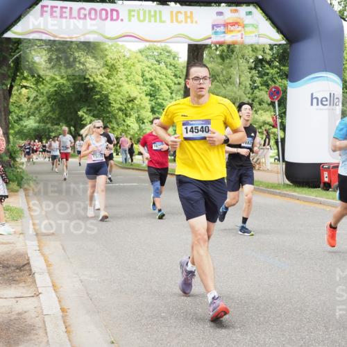 29.06.2025 - hella hamburg halbmarathon MichiJ http://msf.ph/oto/8275701 29.06.2025 10:56:52 Zwischen KM18-KM19 1347, 4904, 11542, 12658, 13475, 13818, 14540, 15037, 15038, 15663, 16255, 16826, 17806 meine-sportfotos.de