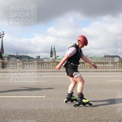 29.06.2025 - hella hamburg halbmarathon Lena Gebhardt http://msf.ph/oto/8275747 29.06.2025 09:05:00 Lombardsbrücke  meine-sportfotos.de