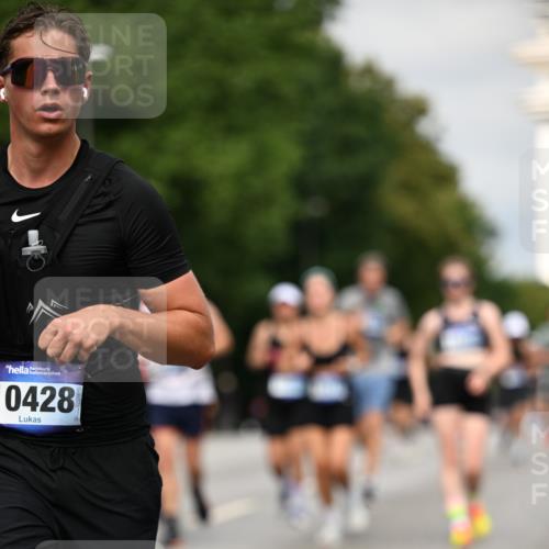 29.06.2025 - hella hamburg halbmarathon Dr. Thomas Lammeyer http://msf.ph/oto/8275751 29.06.2025 10:15:36 Kennedybrücke 1062, 1166, 1866, 1992, 2661, 4227, 5254, 5379, 5990, 5991, 7474, 7571, 8368, 9169, 9191, 10042, 10428, 11321 meine-sportfotos.de
