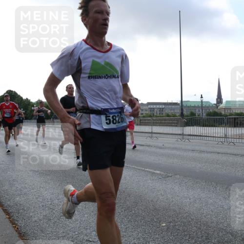 29.06.2025 - hella hamburg halbmarathon Lena Gebhardt http://msf.ph/oto/8275764 29.06.2025 09:45:21 Lombardsbrücke 14028, 2234, 5826, 57, 1758, 1827, 1990, 2689, 2746, 3043, 3201, 4050, 4129, 4679, 4698, 4749, 5070, 5269, 5328, 5367, 5746, 5826, 6358, 6619, 6781, 7272, 7389, 7481, 7651, 7723, 8209, 8883, 9137, 9381, 9571, 9634, 10017, 10156, 10171, 10486, 10848, 11169, 11413, 11857, 12049, 12234, 12595, 12691, 12900, 12988, 13618, 13838, 14028, 14140, 14164, 14289, 15672, 15883, 16157, 16377, 16508, 16713, 16818, 17428 meine-sportfotos.de