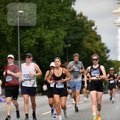 29.06.2025 - hella hamburg halbmarathon Dr. Thomas Lammeyer http://msf.ph/oto/8275826 29.06.2025 10:15:37 Kennedybrücke 1062, 1166, 1992, 2661, 4227, 5254, 5990, 5991, 7474, 7571, 8368, 9169, 9191, 10042, 10428 meine-sportfotos.de
