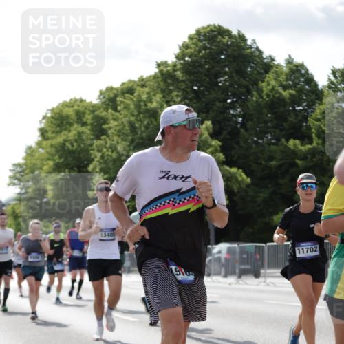 29.06.2025 - hella hamburg halbmarathon Jannik Wohlers http://msf.ph/oto/8275831 29.06.2025 10:02:10 Lombardsbrücke 1128, 1254, 1702, 1733, 2685, 2712, 2819, 3225, 3780, 3976, 4066, 6708, 6860, 7049, 7323, 7869, 7888, 8003, 8364, 8624, 8662, 8749, 9131, 9554, 9986, 10295, 10539, 11191, 11515, 11670, 11702, 11782, 12978, 13488, 13491, 13868, 13932, 14732, 14838, 15291, 15394, 15834, 15993, 16067, 17077, 17533, 17757, 17836, 17931, 17939, 18128, 18624, 19117, 19146, 19165, 19173, 19176 meine-sportfotos.de