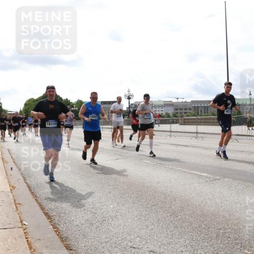 29.06.2025 - hella hamburg halbmarathon Lena Gebhardt http://msf.ph/oto/8275832 29.06.2025 10:20:17 Lombardsbrücke 18114, 14564, 4614, 5659, 16991, 15619, 1011, 1046, 1069, 1110, 1115, 1154, 1471, 1474, 2064, 2478, 3278, 3434, 3733, 3842, 4154, 4166, 4422, 4539, 4585, 4614, 4737, 4739, 5181, 5397, 5556, 5659, 5811, 5812, 5831, 5937, 6872, 6874, 6951, 7018, 7101, 7131, 7137, 7519, 7739, 7744, 7808, 8025, 8387, 8462, 8588, 8738, 9136, 9196, 9722, 9735, 9873, 10041, 10414, 10550, 10595, 10613, 10622, 10647, 10701, 10754, 11028, 11036, 11603, 11835 meine-sportfotos.de
