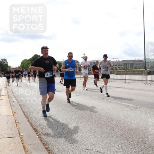 29.06.2025 - hella hamburg halbmarathon Lena Gebhardt http://msf.ph/oto/8275880 29.06.2025 10:20:17 Lombardsbrücke 991, 9735, 461, 15619, 18114, 1011, 1046, 1069, 1110, 1115, 1154, 1471, 1474, 2064, 2478, 3278, 3434, 3733, 3842, 4154, 4166, 4422, 4539, 4585, 4614, 4737, 4739, 5181, 5397, 5556, 5659, 5811, 5812, 5831, 5937, 6872, 6874, 6951, 7018, 7101, 7131, 7137, 7519, 7739, 7744, 7808, 8025, 8387, 8462, 8588, 8738, 9136, 9196, 9722, 9735, 9873, 10041, 10414, 10550, 10595, 10613, 10622, 10647, 10701, 10754, 11028, 11036, 11603, 11835 meine-sportfotos.de