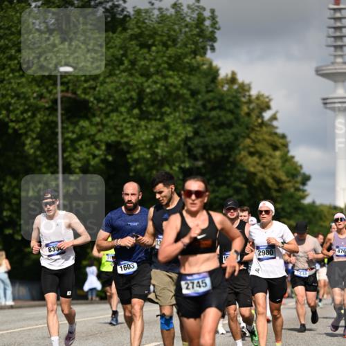 29.06.2025 - hella hamburg halbmarathon Dr. Thomas Lammeyer http://msf.ph/oto/8275882 29.06.2025 09:52:56 Kennedybrücke 1603, 2044, 2707, 2745, 2750, 2849, 2980, 3014, 3116, 3136, 4148, 4766, 5050, 5124, 5648, 6149, 6771, 7035, 7109, 7229, 8358, 8465, 9686, 9914, 10369, 11177 meine-sportfotos.de