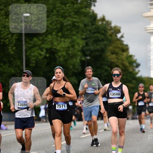 29.06.2025 - hella hamburg halbmarathon Dr. Thomas Lammeyer http://msf.ph/oto/8275894 29.06.2025 10:15:37 Kennedybrücke 1062, 1166, 1992, 2661, 4227, 5254, 5990, 5991, 7474, 7571, 8368, 9169, 9191, 10042, 10428 meine-sportfotos.de