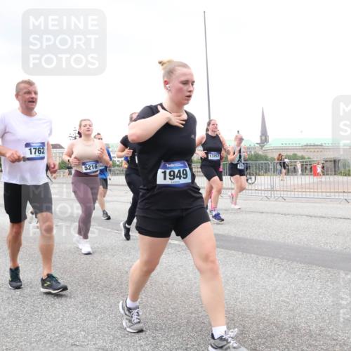 29.06.2025 - hella hamburg halbmarathon Lena Gebhardt http://msf.ph/oto/8275898 29.06.2025 10:54:41 Lombardsbrücke 14386, 4971, 1762, 5216, 1949, 13257, 1198, 1762, 1822, 1949, 2084, 2244, 2532, 2566, 2586, 2632, 3002, 3364, 3761, 3795, 3857, 4191, 4192, 4720, 4971, 5157, 5185, 5216, 5309, 5392, 5500, 5514, 5727, 5882, 5933, 5993, 6023, 6279, 6839, 6982, 6987, 7498, 7670, 7874, 7946, 7986, 8012, 8186, 8801, 8803, 9130, 9521, 9596, 10207, 10331, 10471, 11033, 11226, 11287, 11354, 11567, 11569, 11785, 12240, 12268, 12270, 12930, 13272, 13283, 13944, 13945, 13979, 13980 meine-sportfotos.de