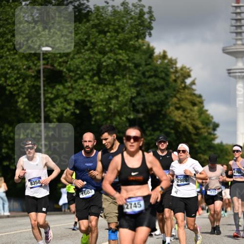 29.06.2025 - hella hamburg halbmarathon Dr. Thomas Lammeyer http://msf.ph/oto/8275907 29.06.2025 09:52:56 Kennedybrücke 1603, 2044, 2707, 2745, 2750, 2849, 2980, 3014, 3116, 3136, 4148, 4766, 5050, 5124, 5648, 6149, 6771, 7035, 7109, 7229, 8358, 8465, 9686, 9914, 10369, 11177 meine-sportfotos.de