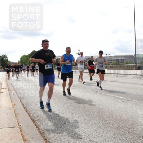29.06.2025 - hella hamburg halbmarathon Lena Gebhardt http://msf.ph/oto/8275926 29.06.2025 10:20:18 Lombardsbrücke 18114, 16991, 9735, 15619, 1011, 1046, 1069, 1110, 1115, 1154, 1471, 1474, 2064, 2478, 3278, 3434, 3733, 3842, 4154, 4166, 4422, 4539, 4585, 4614, 4737, 4739, 5181, 5397, 5556, 5659, 5811, 5812, 5831, 5937, 6874, 6951, 7018, 7101, 7131, 7137, 7519, 7739, 7744, 7808, 8025, 8387, 8462, 8588, 8738, 9136, 9196, 9722, 9735, 9873, 10041, 10414, 10550, 10595, 10613, 10622, 10647, 10701, 10754, 11028, 11036, 11603, 11835 meine-sportfotos.de