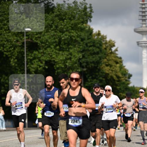 29.06.2025 - hella hamburg halbmarathon Dr. Thomas Lammeyer http://msf.ph/oto/8276023 29.06.2025 09:52:56 Kennedybrücke 1603, 2044, 2707, 2745, 2750, 2849, 2980, 3014, 3116, 3136, 4148, 4766, 5050, 5124, 5648, 6149, 6771, 7035, 7109, 7229, 8358, 8465, 9686, 9914, 10369, 11177 meine-sportfotos.de