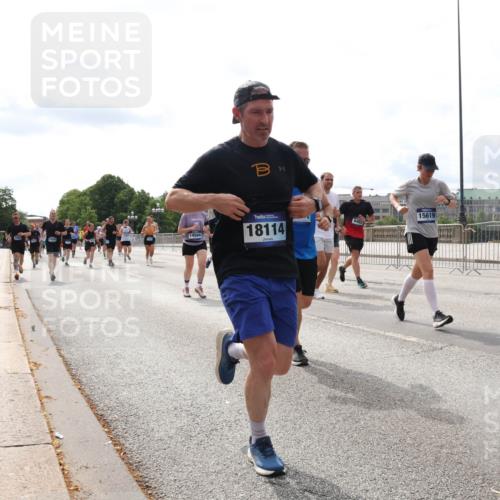 29.06.2025 - hella hamburg halbmarathon Lena Gebhardt http://msf.ph/oto/8276057 29.06.2025 10:20:18 Lombardsbrücke 14564, 18114, 15619, 1011, 1046, 1069, 1110, 1115, 1154, 1471, 1474, 2064, 2478, 3278, 3434, 3733, 3842, 4154, 4166, 4422, 4539, 4585, 4614, 4737, 4739, 5181, 5397, 5556, 5659, 5811, 5812, 5831, 5937, 6874, 6951, 7018, 7101, 7131, 7137, 7519, 7739, 7744, 7808, 8025, 8387, 8462, 8588, 8738, 9136, 9196, 9722, 9735, 9873, 10041, 10414, 10550, 10595, 10613, 10622, 10647, 10701, 10754, 11028, 11036, 11603, 11835 meine-sportfotos.de