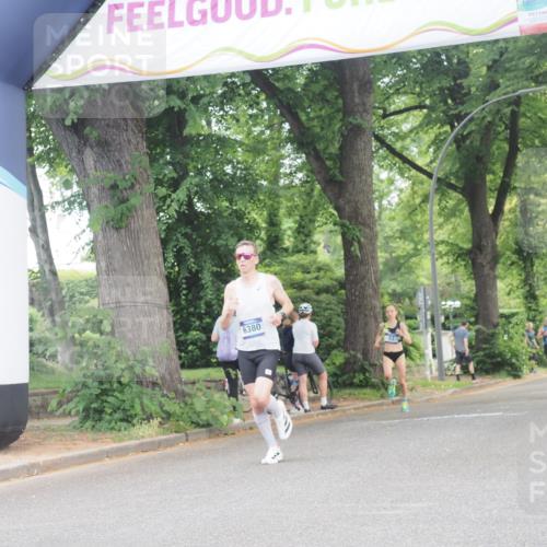 29.06.2025 - hella hamburg halbmarathon KatJ http://msf.ph/oto/8276066 29.06.2025 10:09:48 Zwischen KM18-KM19  meine-sportfotos.de